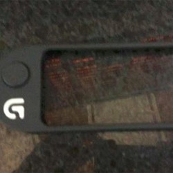 Logitech Siapkan Kontroler Game iPhone 5?