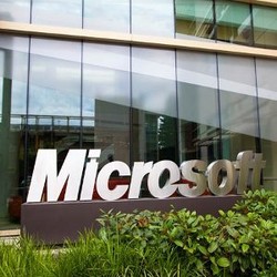 Microsoft Rombak Jajaran Eksekutif 