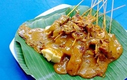 Sate Padang Ajo Manih: Pedas-pedas Empuk Sate Lidah dan Daging Sapi