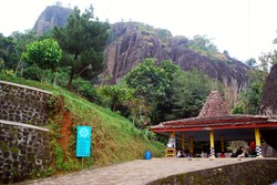 Menikmati Buka Puasa di Gunung Api Purba