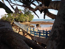 Ssst, Malang Juga Punya Tanah Lot!