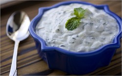 Orang Mesir Konsumi Salad dan Yogurt Agar Tetap Bugar Saat Berpuasa