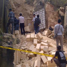 Penambang Kumbung Tewas Tertimpa Batu Besar