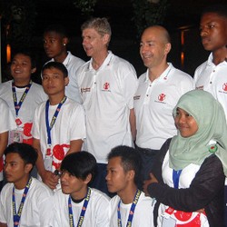 Arsenal & Misi Menyelamatkan Anak-anak Indonesia