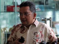 Politikus PDIP Jenguk Emir Moeis
