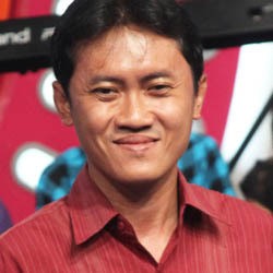 Arya Wiguna Bantah Akan Main Film Bareng Dewi Sanca