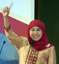 Kirim Surat Pembatalan Undangan Khofifah, Staf KPU Dikawal Polisi Bersenjata