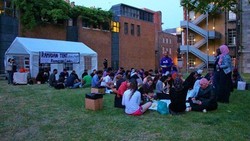 Kebersamaan Ramadan, Muslim London Buka Puasa Bareng Warga Tuna Wisma