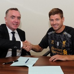 Gerrard Resmi Perpanjang Kontrak di Liverpool