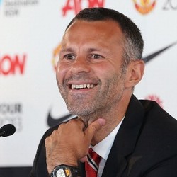 Giggs Nikmati Perannya sebagai Pemain-Pelatih