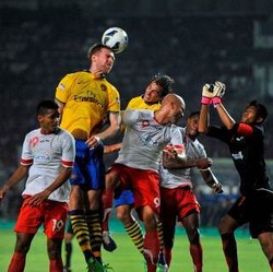 Hadapi Liverpool, Jacksen Akan Evaluasi dan Ubah Skuat