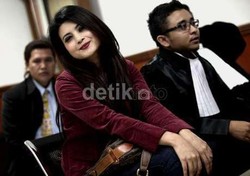 Ini Kata Novi Soal HP dan Cincin Berliannya yang Hilang