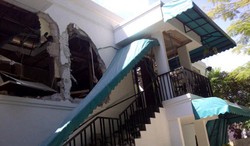 Polisi dan P2B Bongkar Rumah Mewah yang Jadi Cafe Miras