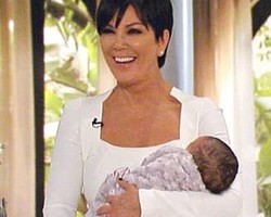 Kris Jenner Pamer Foto Bayi Kim Kardashian