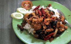 Mau Jajan Nasgor Gila yang Mantap? Mampir Saja ke Sini!