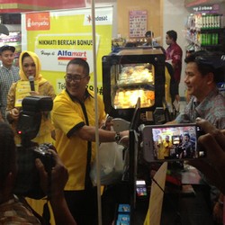 Dompet Online Indosat Gaet Alfamart