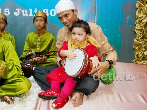 Amora yang Sangat Menggemaskan