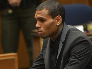 Terkait Kasus Rihanna, Masa Percobaan Chris Brown Dicabut