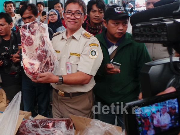 4 Ton Daging Impor Tiba di Bandara