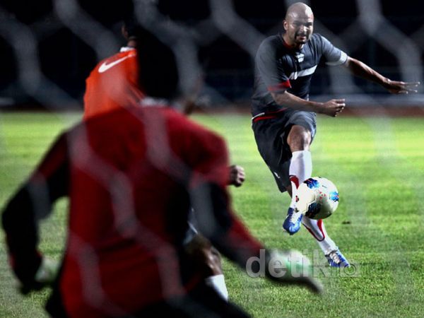 Timnas Berlatih Jelang Lawan Liverpool