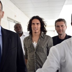 De Laurentiis Tak Sangka PSG Mau Tebus Harga Cavani yang Absurd