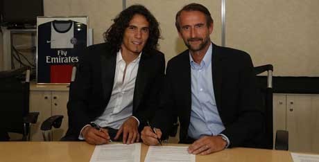 PSG Kontrak Cavani 5 Tahun