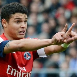 Thiago Silva Tegaskan Masih Ingin Bertahan di PSG