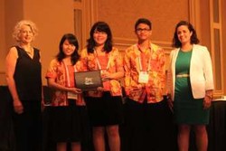  Mahasiswa IPB Juara Makanan Suplemen Penderita AIDS di Chicago