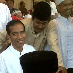 Berkemeja Putih, Jokowi Hadiri Acara 40 Hari Meninggalnya Taufiq Kiemas