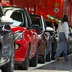 Penjualan Mobil di Eropa Lesu Gara-gara Krisis Berkepanjangan