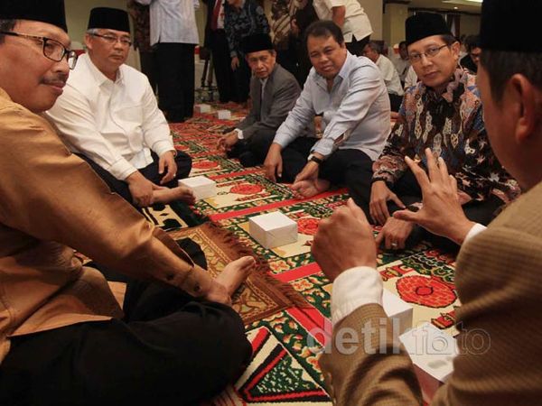 Hangatnya Buka Bersama di MK