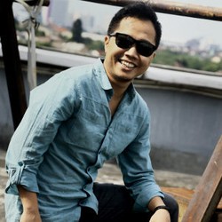 Kisah Perantauan Sandhy Sondoro dalam Persembahan Untuk-Mu 