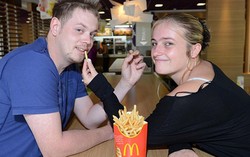 Pasangan Ini Pilih Rayakan Pernikahan di McDonalds