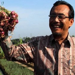 Mentan Suswono Keluhkan Lahan Pertanian Menghilang 100 Ribu Ha/Tahun