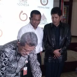 Bos Semen Indonesia dan Perhutani Dipaksa Dahlan Jadi MC