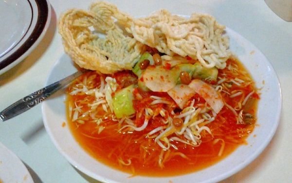 Nyam... Segar Renyah Asinan Khas Kota Hujan
