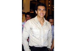 Ingin Tetap Bugar dan Aktif Saat Puasa? Yuk Contek Tips Adrian Maulana