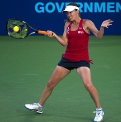 Akhir Juli Ini Hingis Akan Kembali ke Arena Tenis Kompetitif
