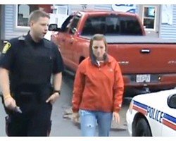 Masuk Penjara atau Menikah, Cara Gila Pria Ini Melamar Kekasihnya