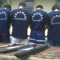 Sadis! 4 Remaja di Bandung Bunuh Sahabat dan Simpan Mayatnya di Tong