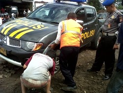 Hindari Truk, Mobil Patroli Polres Ciamis Seruduk Honda CBR