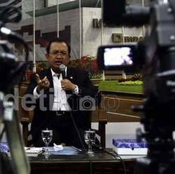 Golkar Serahkan Kasus Priyo ke BK DPR