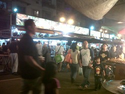 Menikmati Kuliner Nikmat di Jalan Alor Bukit Bintang