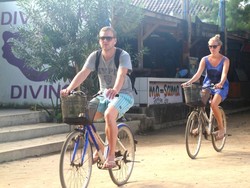 Ini Pulau Tanpa Polusi & Polisi Paling Terkenal di Indonesia