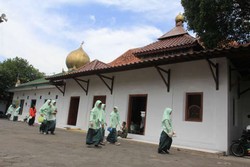 Ponpes Jamsaren, Pesantren Tertua Kampusnya Para Pejuang