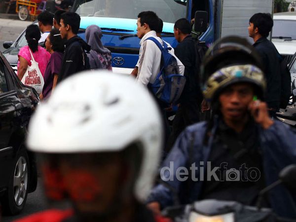 Perilaku Menyimpang Pejalan Kaki
