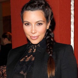 Kim Kardashian Akhirnya Buka Mulut Pasca Melahirkan