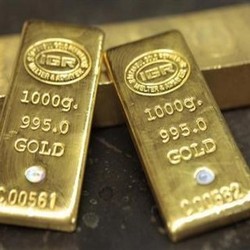 Harga Emas Sulit Kembali Tembus Rekor US$ 1.900/Ounce