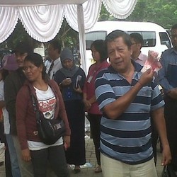 PNS dan Pegawai Swasta Dapat Antrean Khusus Penukaran Uang Receh di Monas