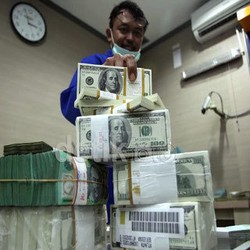 Dolar Tembus Rp 10 Ribu, Akankah RI Masuk Jurang Ekonomi?